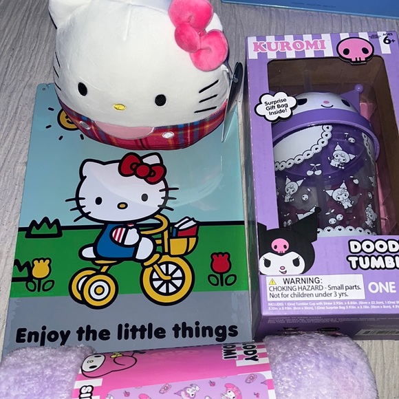 💗🛍️HELLO KITTY BUNDLES 💗🛍️7 PC MIN - Picture 1 of 17